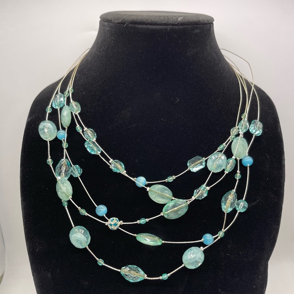 Jewelry - ➷ 5/$25 Glass Bead Necklace on Wire with Claw Closure